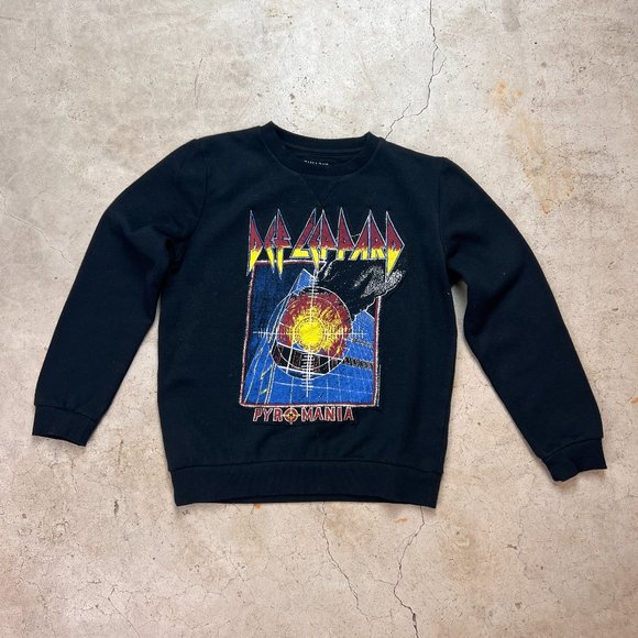 Reworked Def Leppard Rock Band Logo Kids Crewneck Sweatshirt - Size 9/10 - Picture 1 of 3